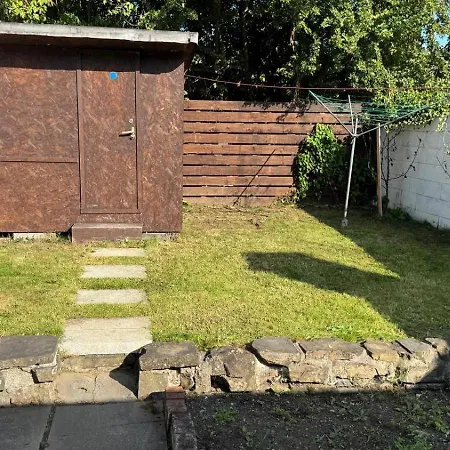 Spacious 4 Bedroom With 2 Bathrooms With Garden And Parking In Dublin 度假居