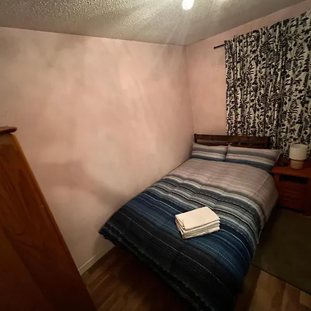 Spacious 4 Bedroom With 2 Bathrooms With Garden And Parking In Dublin 度假居