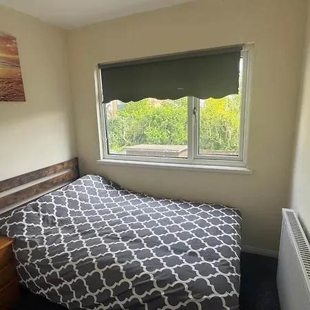 Spacious 4 Bedroom With 2 Bathrooms With Garden And Parking In Dublin 度假居 *
