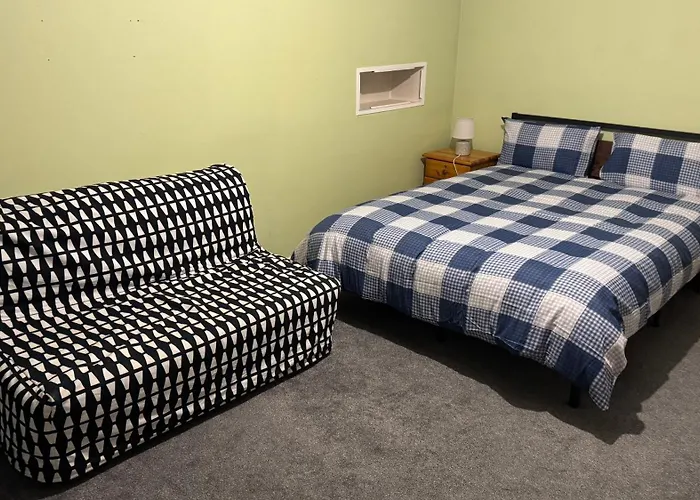 3 Beds 2 Bedrooms In Dublin