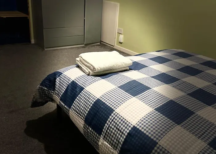 3 Beds 2 Bedrooms In Dublin *