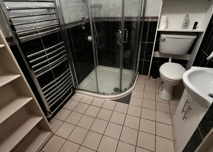 3 Beds 2 Bedrooms In Dublin *